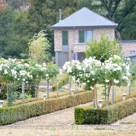 Villa Luxurious In With Garden